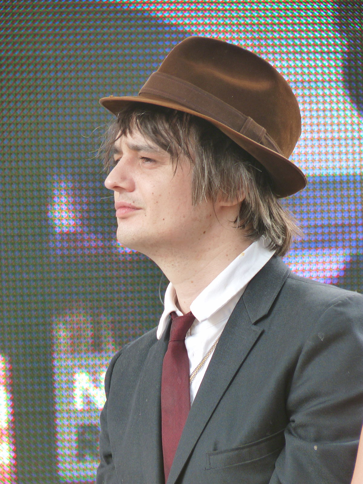 1200px-Pete_Doherty_-_Cannes