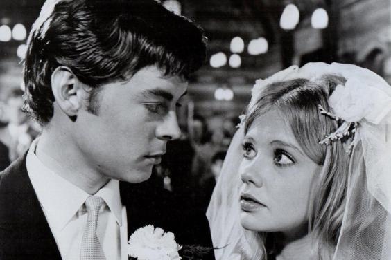 hayley-mills-and-hywel-bennett-in-the-family-way-1966