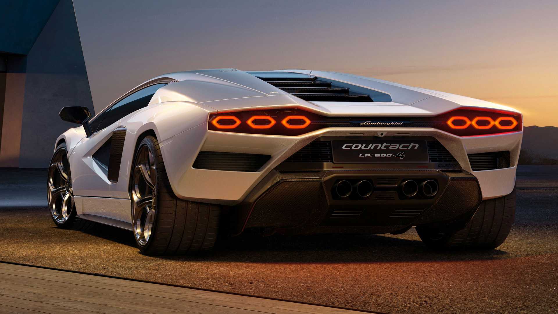 Lamborghini Countach لامبورگینی کانتاش 2021 نمای پشت